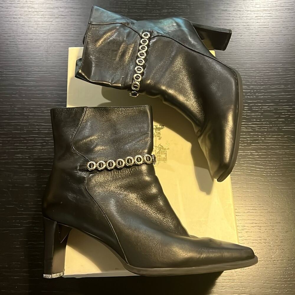 Carson Tessie Heeled Booties Size 8